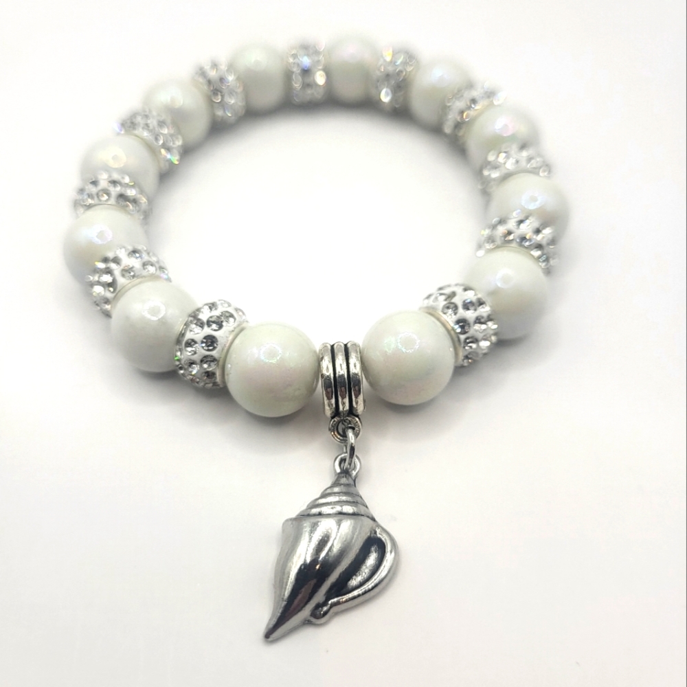White Shell Bracelet - Picture 1 of 3